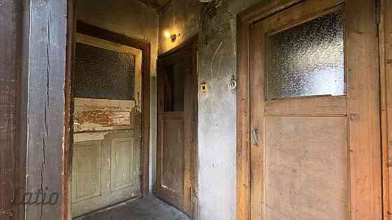 Pārdod četru istabu dzīvokli Viesītē, Raiņa ielā 55. Nekustamais īpašums sastāv no plašām dzīvojamām Jēkabpils un novads