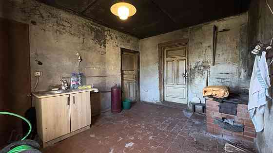 Pārdod četru istabu dzīvokli Viesītē, Raiņa ielā 55. Nekustamais īpašums sastāv no plašām dzīvojamām Jēkabpils un novads