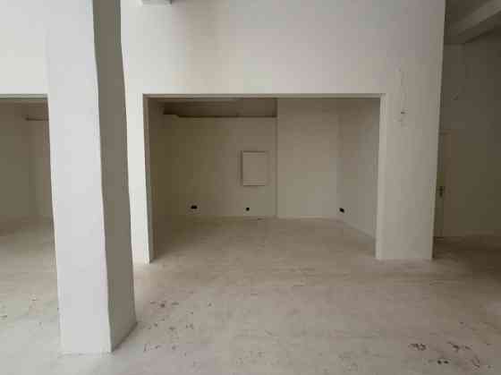 Сдаются светлые офисные помещения в индустриальном стиле. В помещениях есть как Rīga