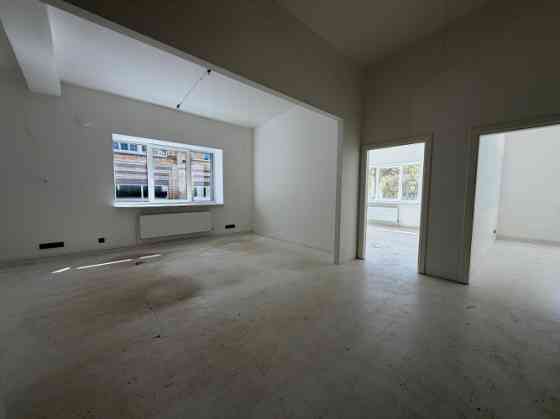 Сдаются светлые офисные помещения в индустриальном стиле. В помещениях есть как Rīga