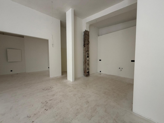 Pieejamas gaišas biroja telpas industriālā stilā. Telpās ir gan izolētas, gan Rīga - foto 8