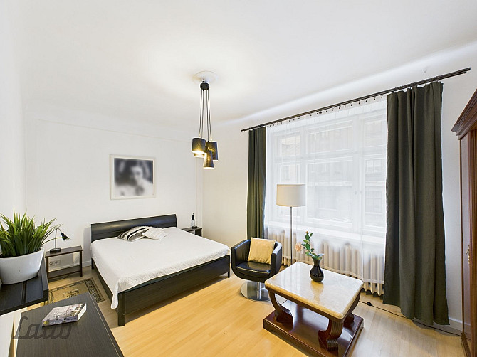 Izīrē mājīgu un gaumīgi iekārtotu dzīvokli Baznīcas ielā.
Atklājiet savu jauno mājvietu pašā Rīgas s Рига - изображение 1