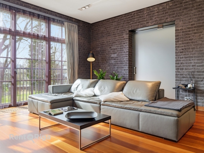 Pārdod ar gaumi iekārtotu dzīvokli vienā no Rīgas izsmalcinātākajiem dzīvojamiem Rīga - foto 2