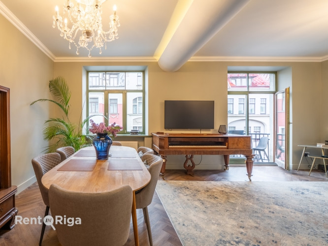 Plašs un gaišs dzīvoklis vēsturiskā ēkā pašā Rīgas sirdī  Dzīvoklis atrodas skaisti vēsturiskā ēkā p Рига - изображение 7