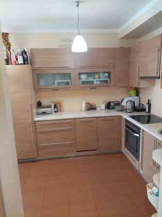 Просторная и светлая 3-комнатная квартира с двумя балконами и парковочным местом Rīga