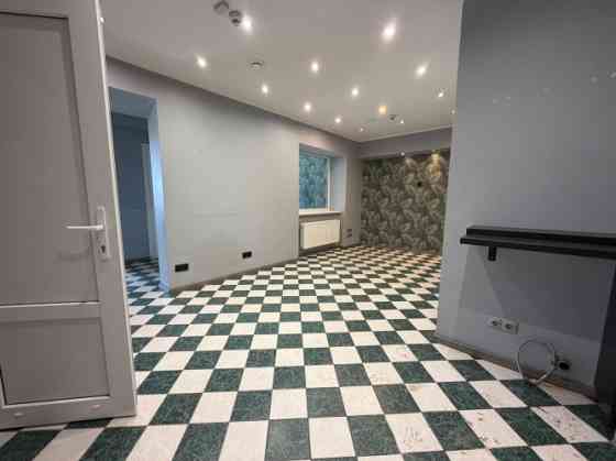 Сдаются торговые помещения с отдельным входом с фасада. Подходят для салона или Rīga