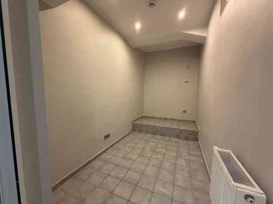 Сдаются торговые помещения с отдельным входом с фасада. Подходят для салона или Rīga