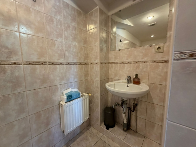 Pieejamas nomai tirdzniecības telpas ar privātu ieeju no fasādes. Piemērotas salonam vai Rīga - foto 8