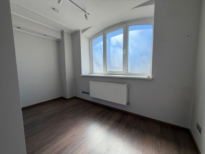 Pieejamas nomai tirdzniecības telpas ar privātu ieeju no fasādes. Piemērotas salonam vai Rīga - foto 3