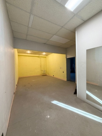 Pieejamas tirdzniecības telpas ar ieeju no fasādes. Kopējā platība  80 m.   Telpās ir 3 Rīga - foto 3