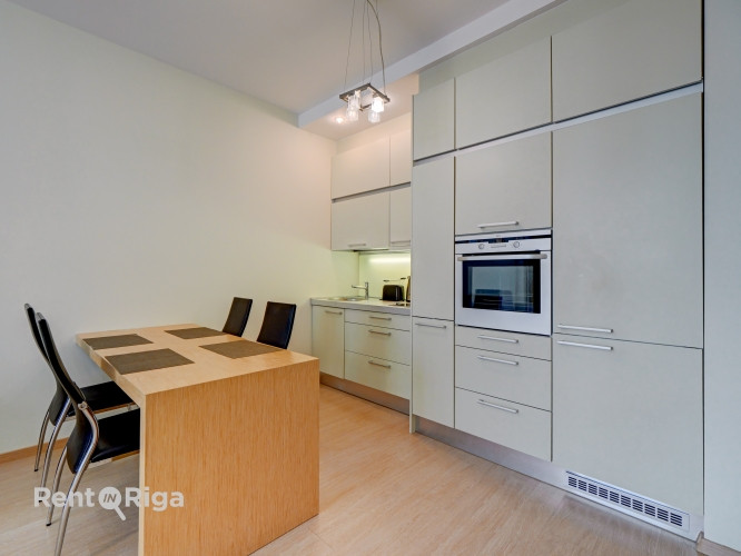 Izīrē 2 istabu dzīvokli projektā Centra Nams  Dzīvoklis atrodas prestižā un klusā vietā pašā Rīgas c Рига - изображение 3