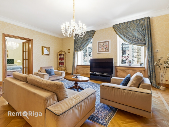 Izsmalcināts franču stila dzīvoklis vēstniecību rajonā ar privāto garāžu.   Šis īpašums Rīga - foto 9