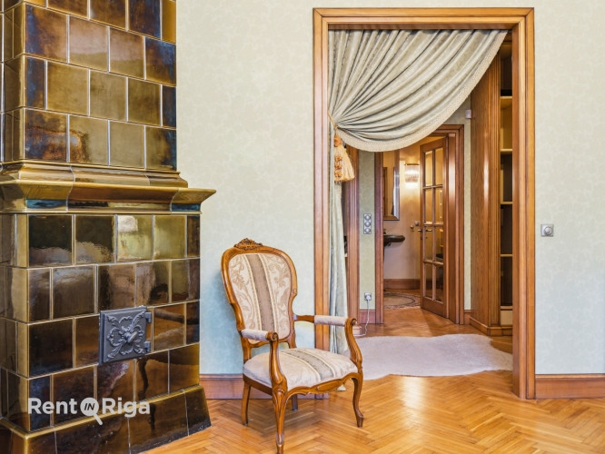 Izsmalcināts franču stila dzīvoklis vēstniecību rajonā ar privāto garāžu.   Šis īpašums Rīga - foto 6