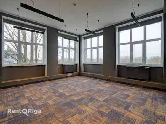 Офис класса B с панорамным видом на Даугаву  улица Муксалас.  Аренда современного Rīga