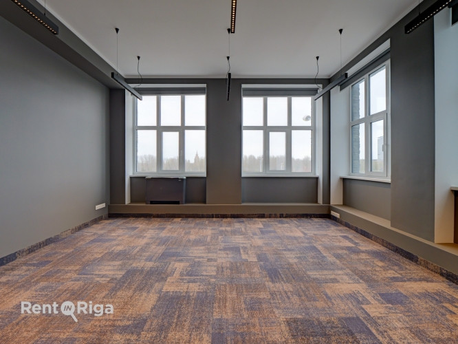 B klases birojs ar panorāmas skatu uz Daugavu  Mūkusalas ielā.  Iznomā mūsdienīgas B klases Rīga - foto 7