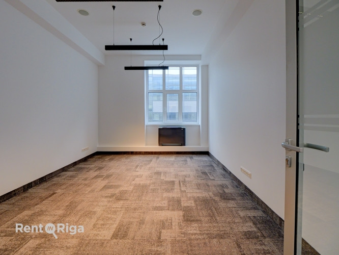 B klases birojs ar panorāmas skatu uz Daugavu  Mūkusalas ielā.  Iznomā mūsdienīgas B klases Rīga - foto 6