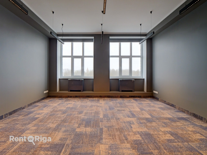 B klases birojs ar panorāmas skatu uz Daugavu  Mūkusalas ielā.  Iznomā mūsdienīgas B klases Rīga - foto 8