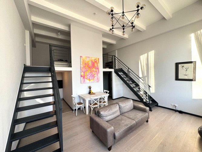 Loft stila dzīvoklis 