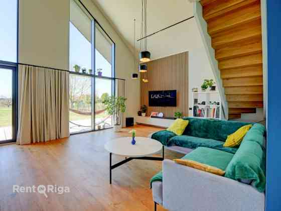 Сдаётся современный новый дом в Саласпилсе с солнечными панелями!  Предлагается Salaspils