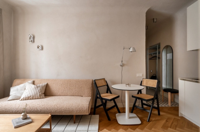 Tiek piedāvāts ilgtermiņa īrei 2 istabu dzīvoklis renovētā Jūgendstila ēkā Grīziņa Rīga - foto 6