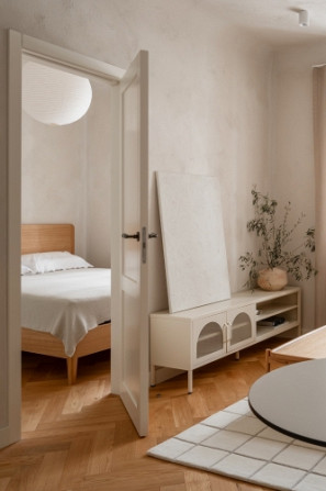 Tiek piedāvāts ilgtermiņa īrei 2 istabu dzīvoklis renovētā Jūgendstila ēkā Grīziņa Rīga - foto 9