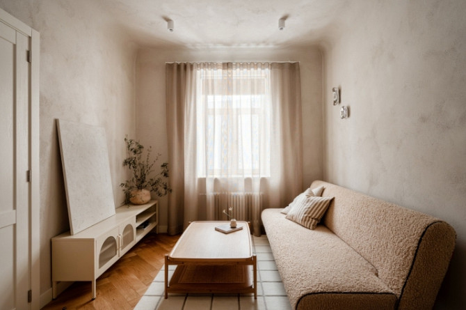 Tiek piedāvāts ilgtermiņa īrei 2 istabu dzīvoklis renovētā Jūgendstila ēkā Grīziņa Rīga - foto 3