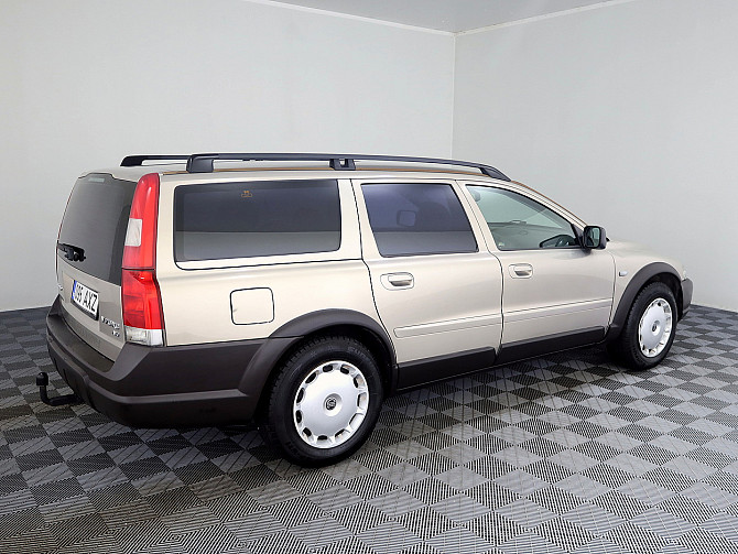 Volvo XC70 Summum AWD ATM 2.4 147kW Tallina - foto 3