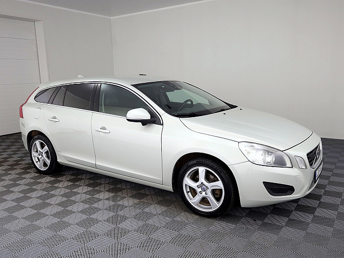 Volvo V60 Summum 2.0 D5 120kW Tallina - foto 1