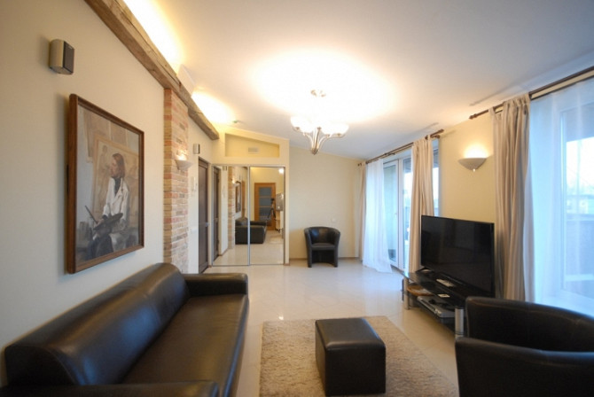 Izīrē ekskluzīvu PENTHOUSE dzīvokli ar terasi. Dzīvoklis pilnībā aprīkots. Ēka atrodas Rīga - foto 4