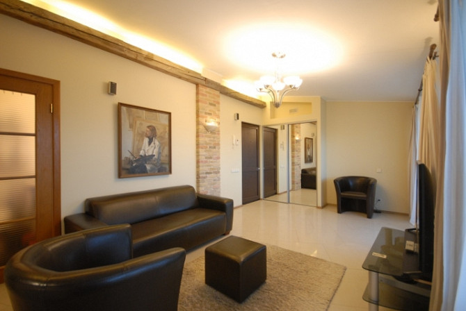 Izīrē ekskluzīvu PENTHOUSE dzīvokli ar terasi. Dzīvoklis pilnībā aprīkots. Ēka atrodas Rīga - foto 7