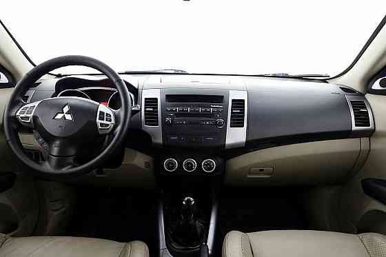 Mitsubishi Outlander Luxury 2.0 DI-D 103kW Tallina
