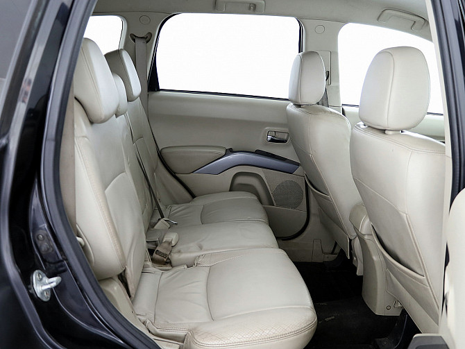 Mitsubishi Outlander Luxury 2.0 DI-D 103kW Tallina - foto 7