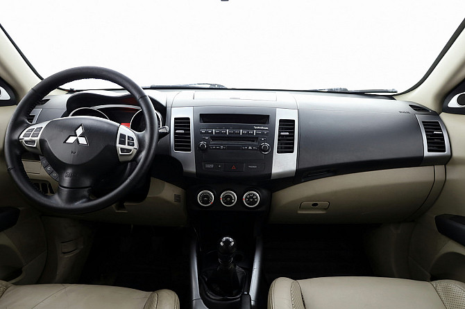 Mitsubishi Outlander Luxury 2.0 DI-D 103kW Tallina - foto 5