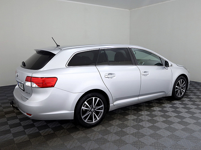 Toyota Avensis Linea Sol Facelift ATM 2.2 D-CAT 110kW Tallina - foto 3