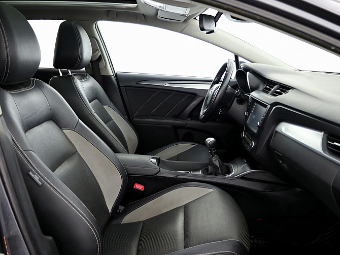 Toyota Avensis Luxury 1.6 D-4D 82kW Tallina - foto 6