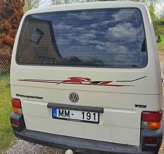 Pārdodu kravas Volkswagen Transporter 2, 5 TDI labā tehniskā stāvoklī, 3 sēdvietas. Interesei... Kuldīga