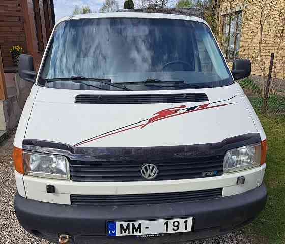 Pārdodu kravas Volkswagen Transporter 2, 5 TDI labā tehniskā stāvoklī, 3 sēdvietas. Interesei... Kuldīga