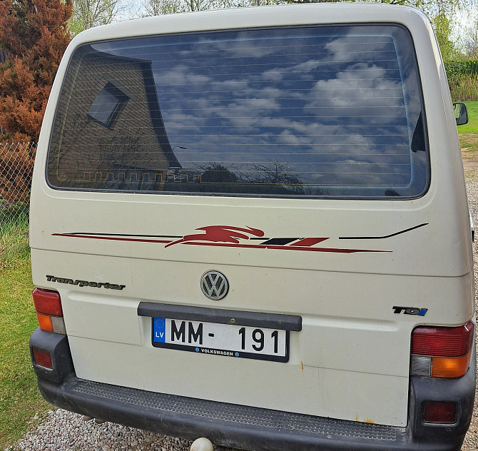 Pārdodu kravas Volkswagen Transporter 2, 5 TDI labā tehniskā stāvoklī, 3 sēdvietas. Interesei... Kuldīga - foto 1