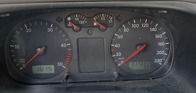 Pārdodu kravas Volkswagen Transporter 2, 5 TDI labā tehniskā stāvoklī, 3 sēdvietas. Interesei... Kuldīga - foto 4