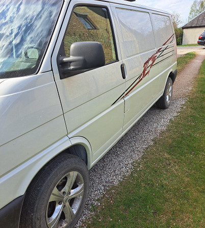 Pārdodu kravas Volkswagen Transporter 2, 5 TDI labā tehniskā stāvoklī, 3 sēdvietas. Interesei... Kuldīga - foto 3
