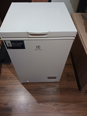 Pārdodu saldētavu 98L. Mazlietota. Augstums- 84cm Platums- 54, 5cm 150€ Rīga - foto 1