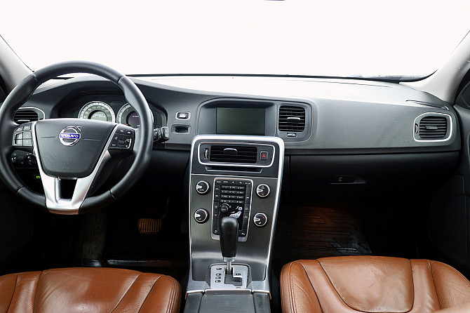 Volvo V60 Summum AWD 4x4 ATM 2.4 D5 151kW Таллин - изображение 5
