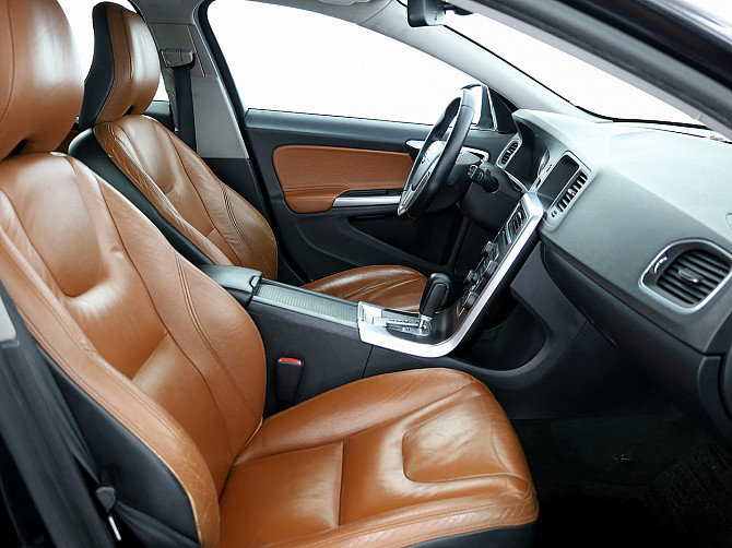 Volvo V60 Summum AWD 4x4 ATM 2.4 D5 151kW Таллин - изображение 6