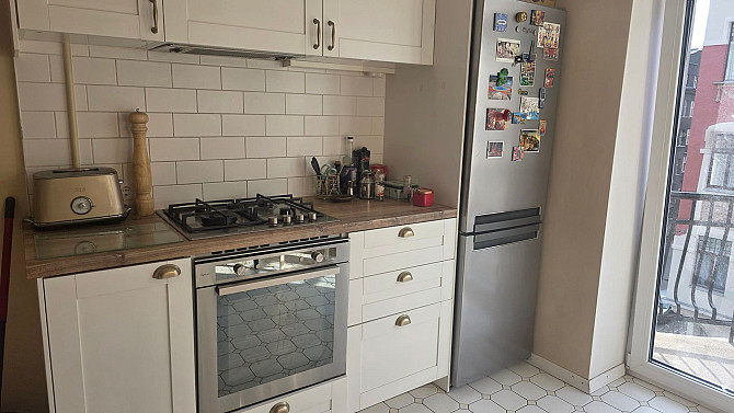 Pārdod 2 istabu dzīvokli Rīgas centrā, kapitālā Staļina laika ēkā.
62 m², 4. stāvs, divas... Рига - изображение 5