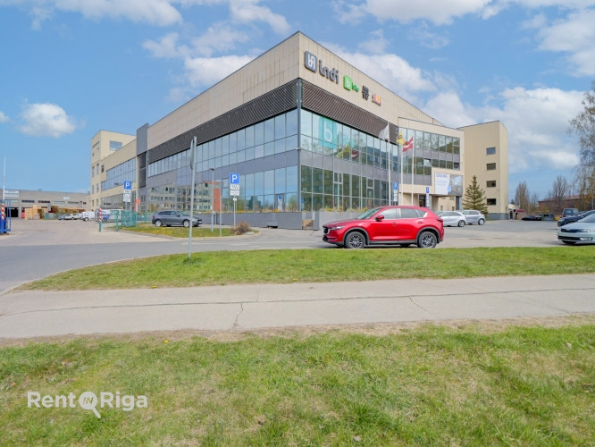 Компактное и практичное офисное помещение с открытой рабочей зоной и отдельной Рига - изображение 8