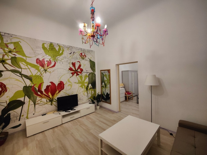 Stilīgs dzīvoklis pilsētas Klusajā centrā, vēstniecību rajonā, renovētā jūgendstila Rīga - foto 3