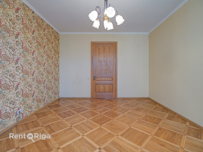Elegants 4-istabu dzīvoklis Baznīcas ielā Pārdod plašu, gaišu un saulainu 4-istabu dzīvokli Rīga - foto 8