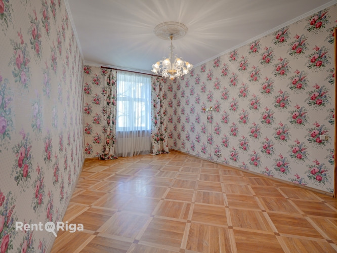 Elegants 4-istabu dzīvoklis Baznīcas ielā Pārdod plašu, gaišu un saulainu 4-istabu dzīvokli Rīga - foto 5