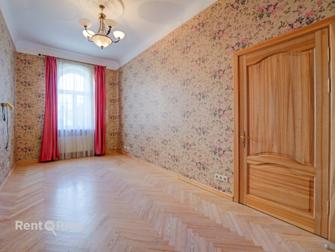 Elegants 3-istabu dzīvoklis Baznīcas ielā Pārdod plašu, gaišu un saulainu 3-istabu dzīvokli Rīga - foto 8