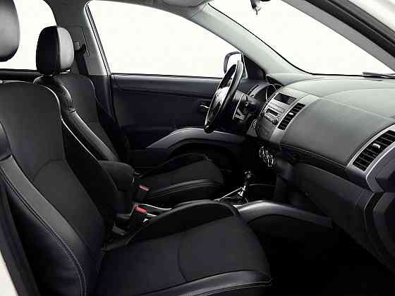 Mitsubishi Outlander Luxury Facelift ATM 2.2 Di-D 115kW Таллин
